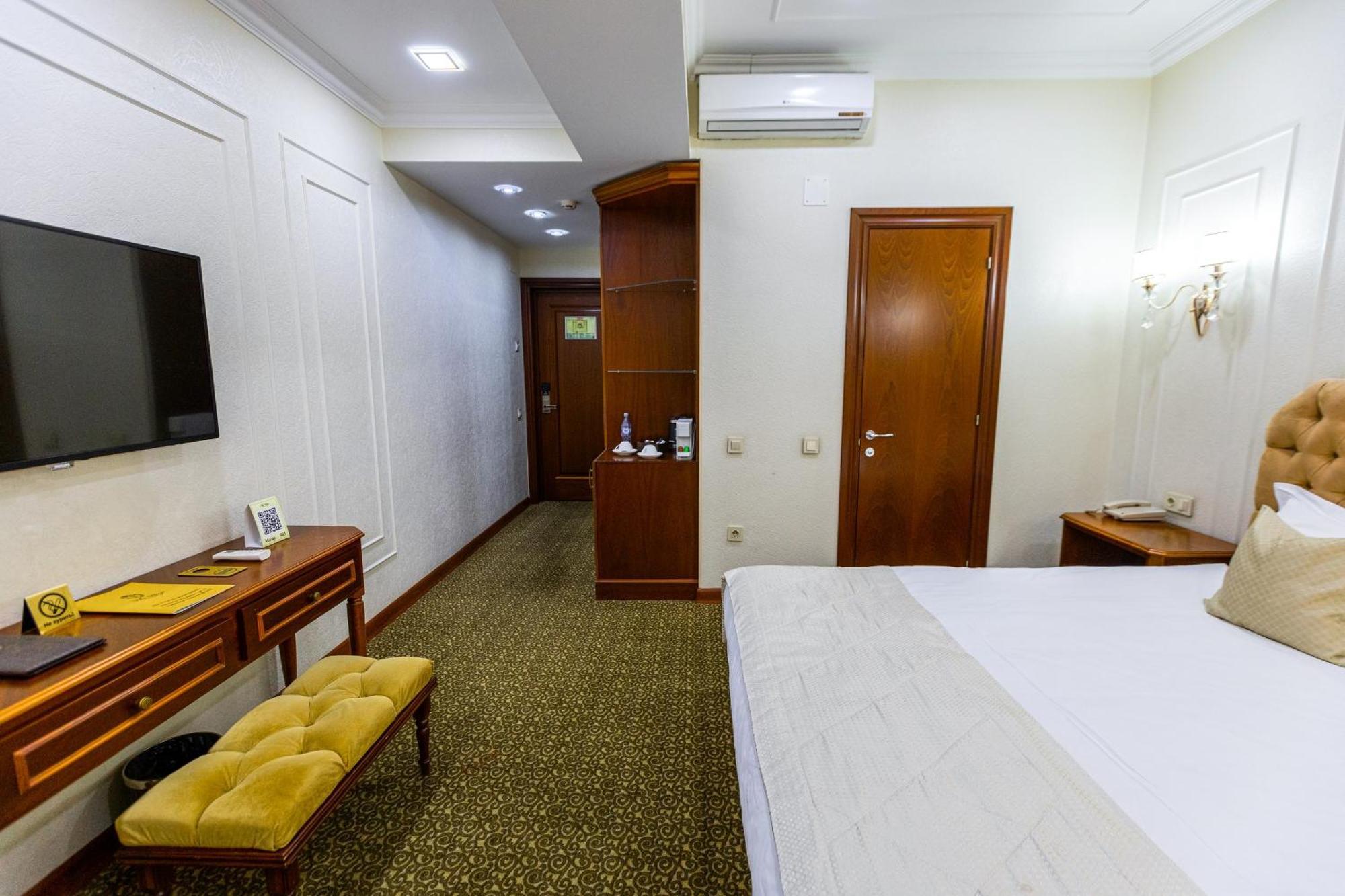 Plaza Hotel Almaty Room photo